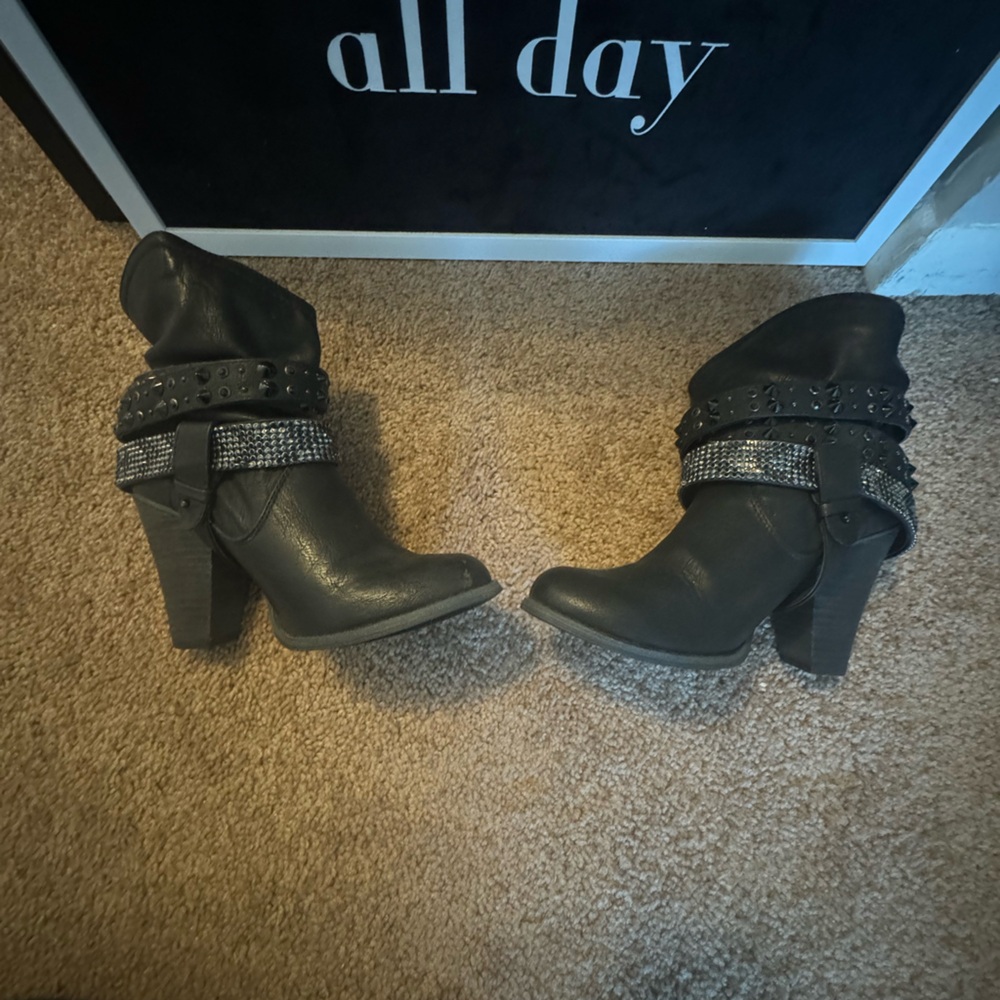 Not Rated Booties - Picture 3 of 6